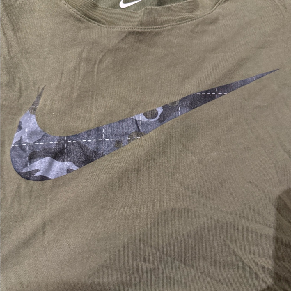 Nike Men's Olive Green camo checked T-Shirt